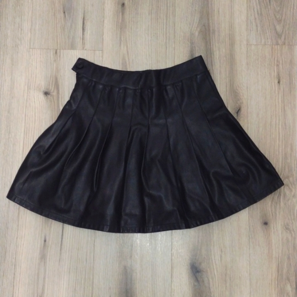 Black leather pleated skirt